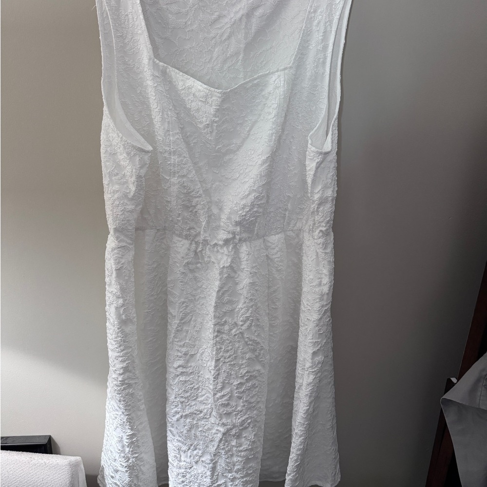 BloomChic White Floral-Textured Sleeveless Dress